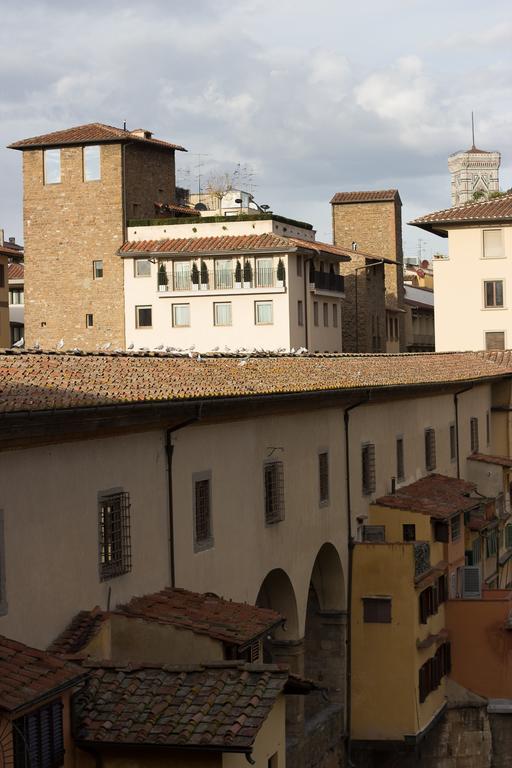 Ponte Vecchio Luxury II Apartment Флоренция Стая снимка